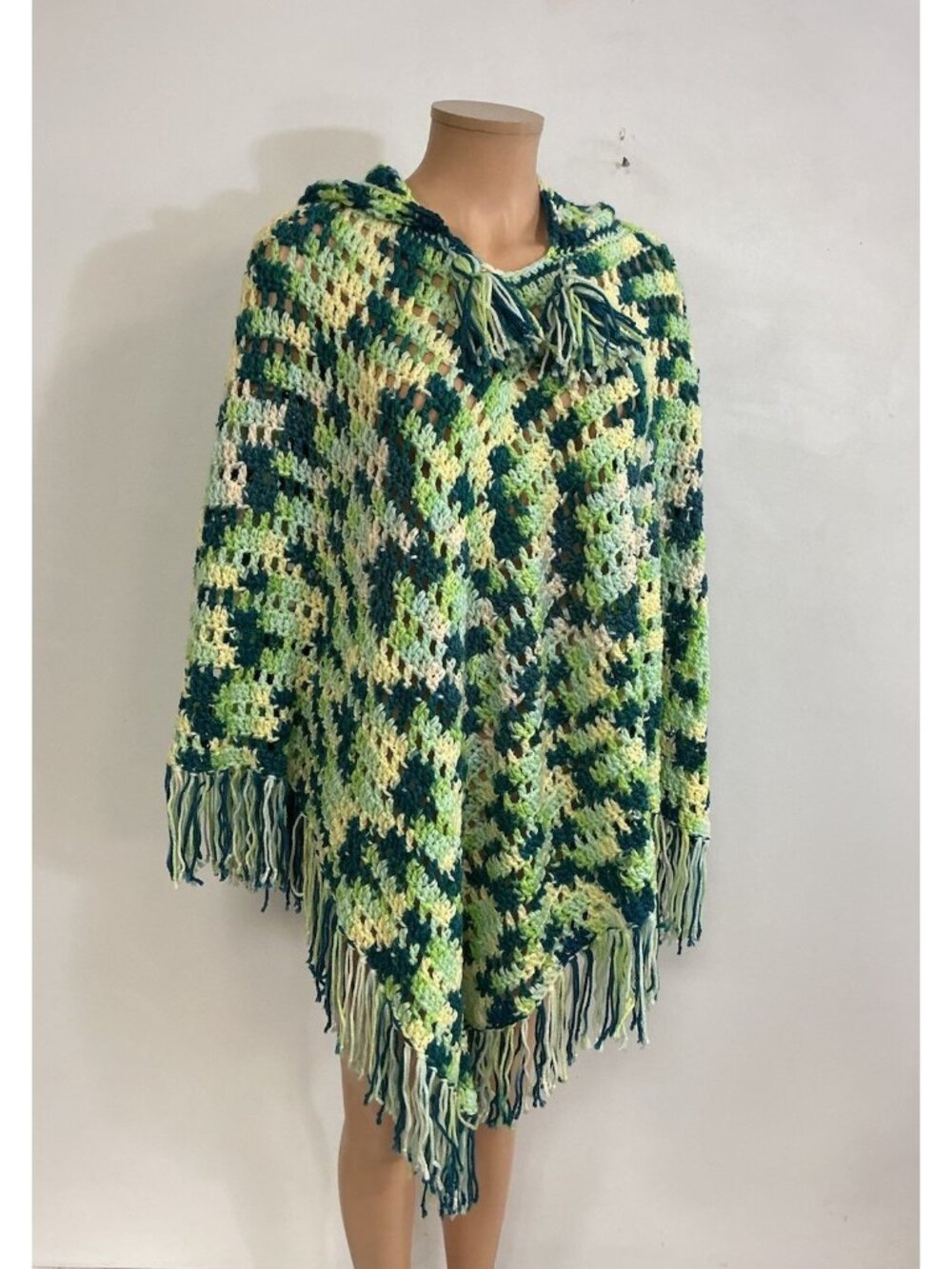 Vintage Hippie Boho 70s Woven Fringe Poncho Crochet Green Shawl with Hoodie